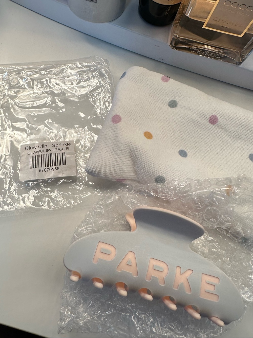 New in bag PARKE sprinkle Hair Claw Clip